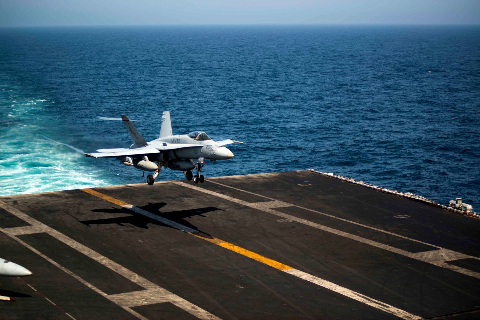 USS HARRY S. TRUMAN (CVN 75) 131005-N-GR168-050 (10113507683)