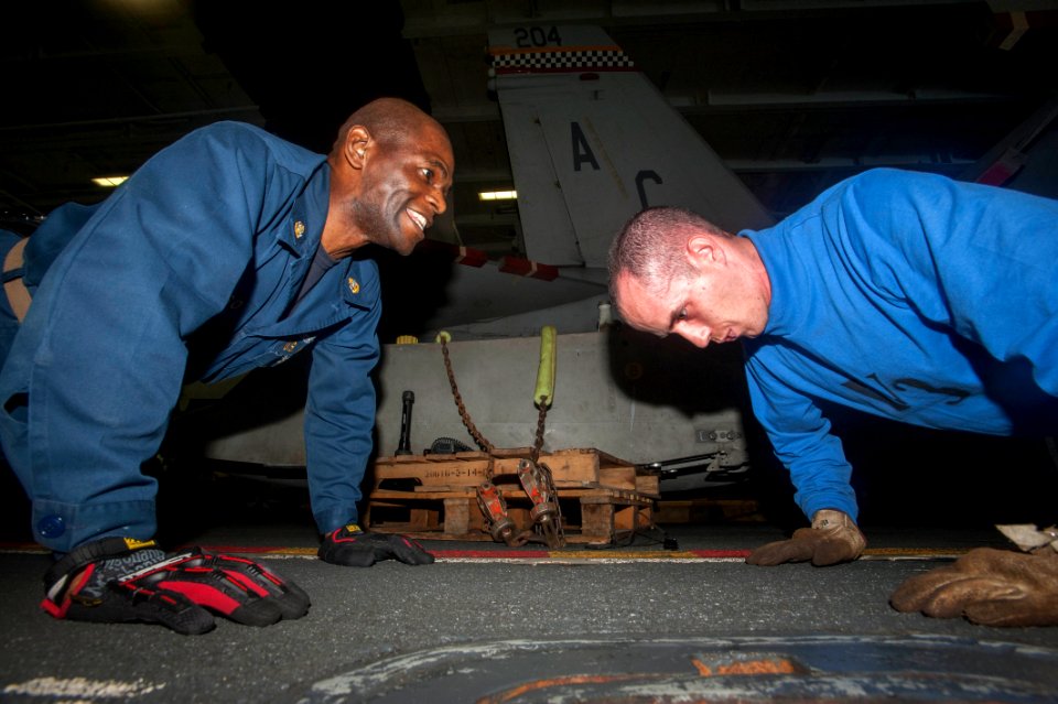 USS HARRY S. TRUMAN (CVN 69) 131105-N-XZ339-012 (10814195105)