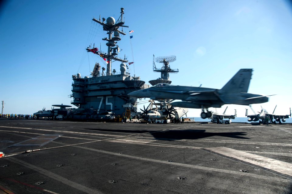 USS HARRY S. TRUMAN (CVN 69) 131111-N-RY581-359 (10814420973)