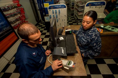 USS HARRY S. TRUMAN (CVN 75) 130930-N-XZ339-027 (10034114485)