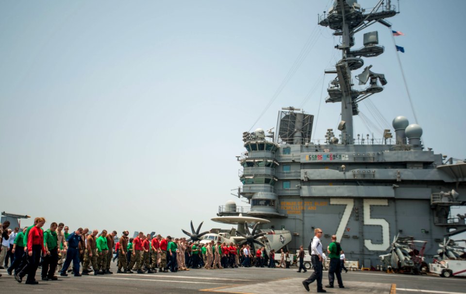 USS HARRY S. TRUMAN (CVN 75) 130821-N-DV340-051 (9569830442)