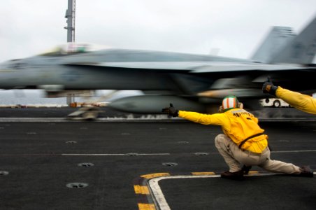 USS HARRY S. TRUMAN (CVN 75) 130831-N-DV340-091 (9653113232)