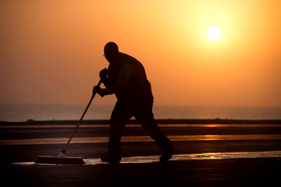 USS HARRY S. TRUMAN (CVN 75) 131008-N-ZG705-170 (10182585856)