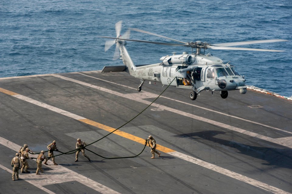 USS HARRY S. TRUMAN (CVN 75) 130909-N-ZG705-180 (9800085824)