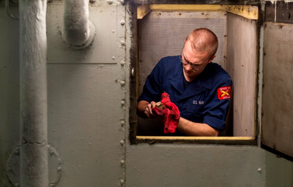 USS HARRY S. TRUMAN (CVN 75) 131009-N-ZG705-023 (10182580976)