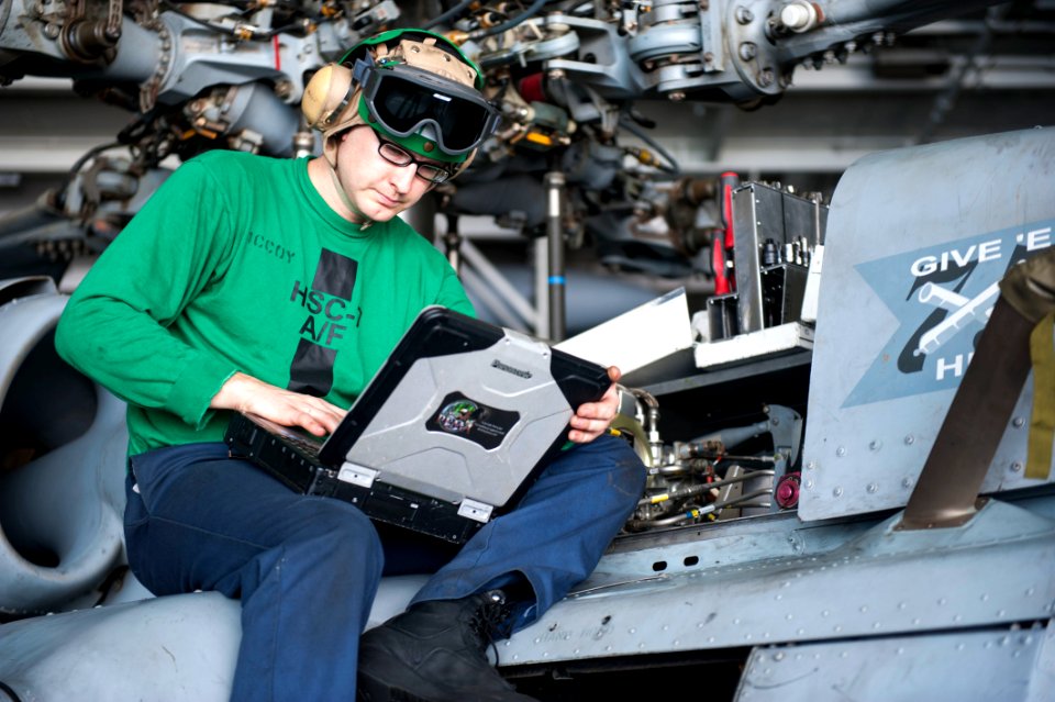 USS HARRY S. TRUMAN (CVN 75) 131005-N-NK123-144 (10113190085)