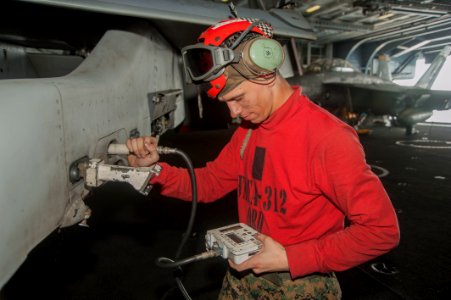 USS HARRY S. TRUMAN (CVN 75) 131019-N-RY581-005 (10397754904)