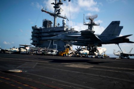 USS HARRY S. TRUMAN (CVN 75) 131014-N-GR168-063 (10286278163)
