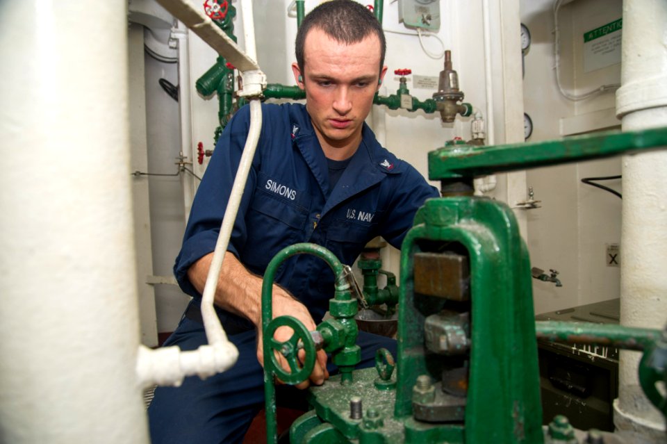 USS HARRY S. TRUMAN (CVN 75) 130917-N-RY581-017 (9813925623)