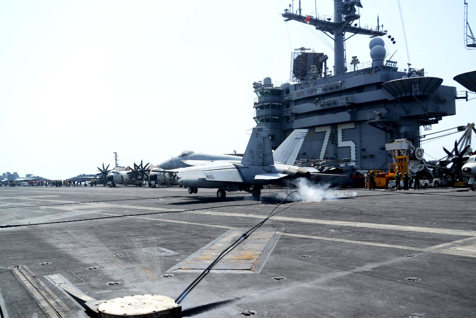 USS HARRY S. TRUMAN (CVN 75) 130930-N-GR168-033 (10034138166)