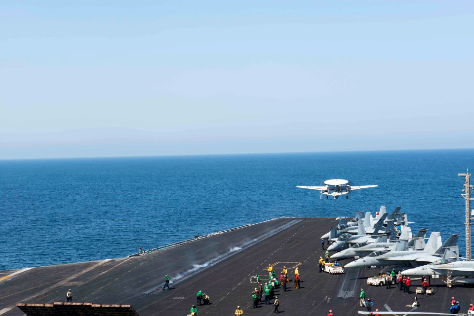 USS HARRY S. TRUMAN (CVN 75) 131019-N-CC806-140 (10397795103)