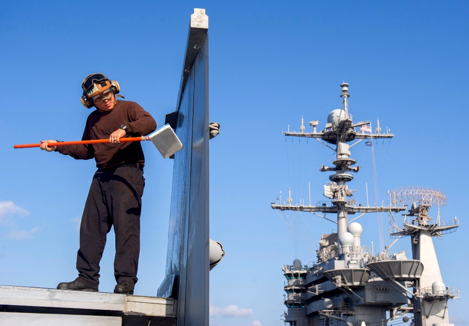 USS HARRY S. TRUMAN (CVN 75) 131013-N-ZG705-299 (10263081926)
