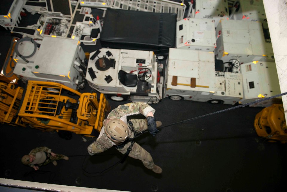 USS HARRY S. TRUMAN (CVN 75) 131015-N-CC806-061 (10419193153)