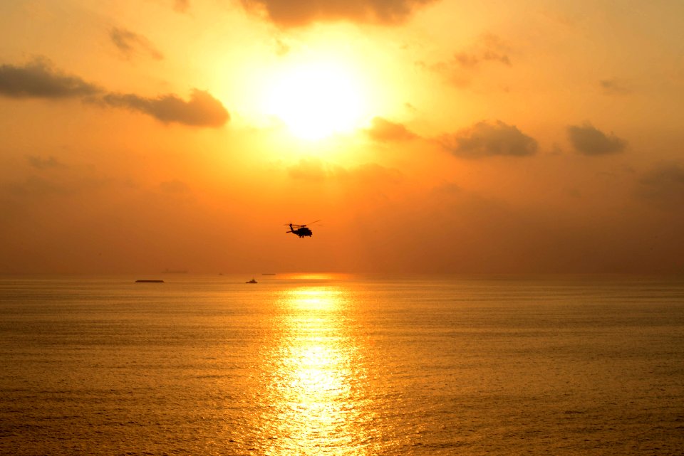 USS HARRY S. TRUMAN (CVN 75) 131025-N-MV682-083 (10530190054)
