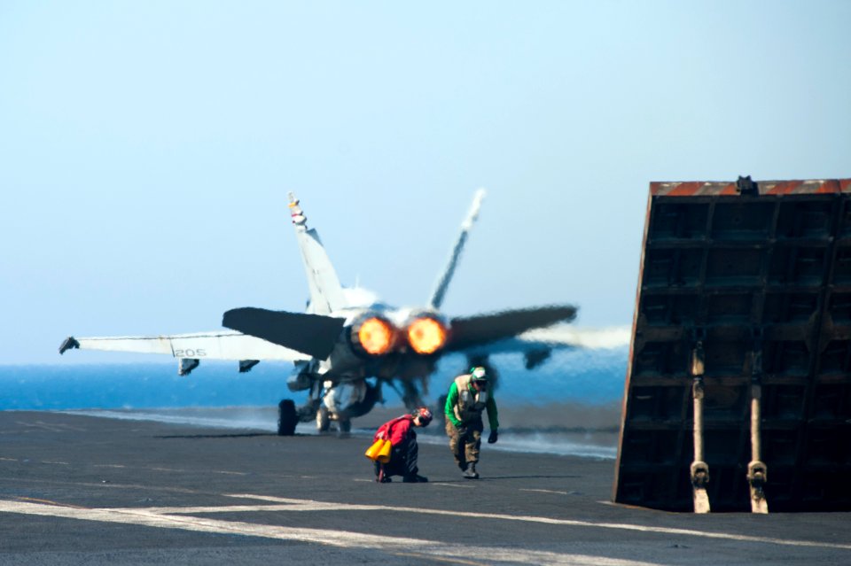 USS HARRY S. TRUMAN (CVN 75) 131021-N-ZG705-043 (10419349743)