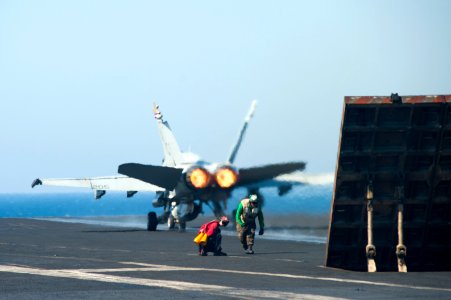 USS HARRY S. TRUMAN (CVN 75) 131021-N-ZG705-043 (10419349743)