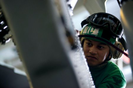 USS HARRY S. TRUMAN (CVN 75) 131104-N-GR168-033 (10685850363)