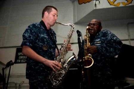 USS HARRY S. TRUMAN (CVN 75) 131020-N-CC806-168 (10419359033)