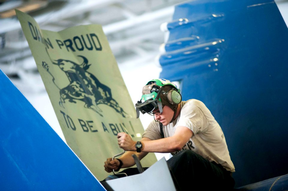 USS HARRY S. TRUMAN (CVN 75) 131102-N-ZG705-049 (10640269904)