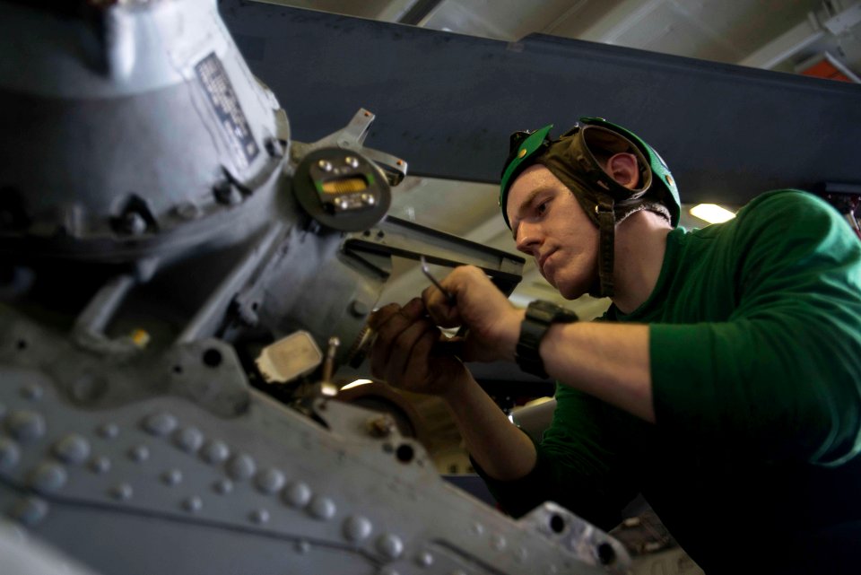 USS HARRY S. TRUMAN (CVN 75) 131105-N-GR168-061 (10720137895)