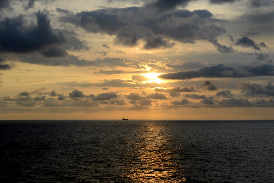 USS HARRY S. TRUMAN (CVN 75) 131123-N-MV682-249 (11023567323)