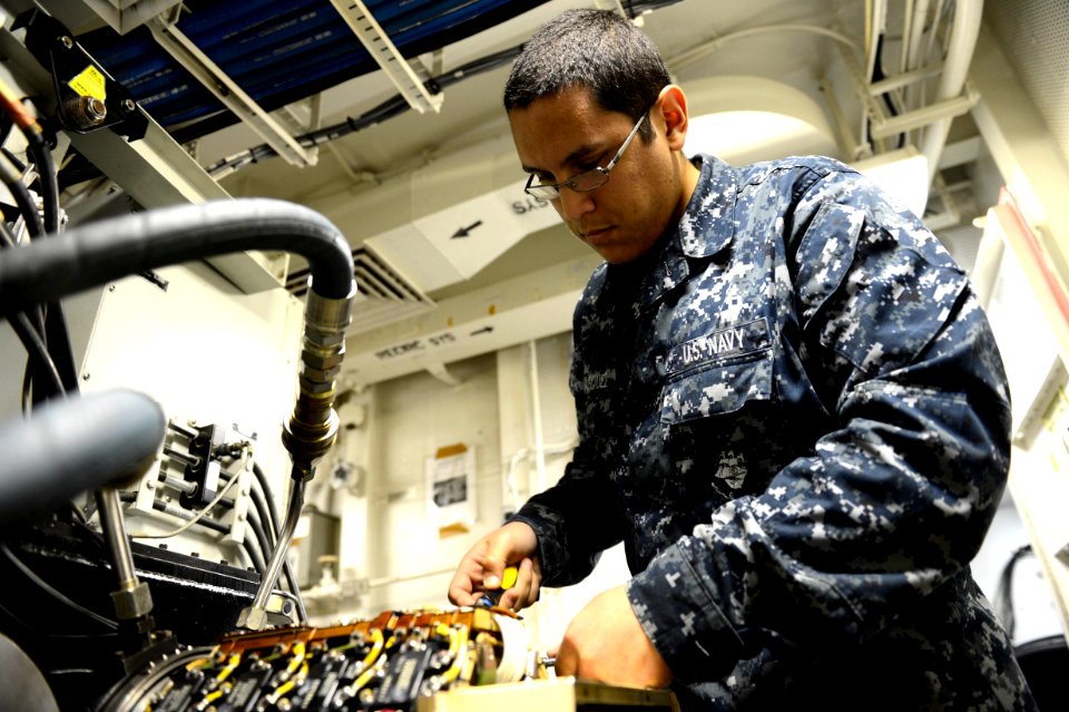 USS Harry S. Truman (CVN 75) 131030-N-CE241-120 (10606554775)