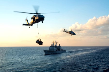 USS HARRY S. TRUMAN (CVN 75) 131127-N-GR168-069 (11097273675)