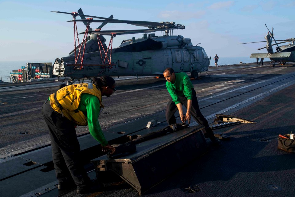 USS HARRY S. TRUMAN (CVN 75) 131103-N-GR168-007 (10665431345)