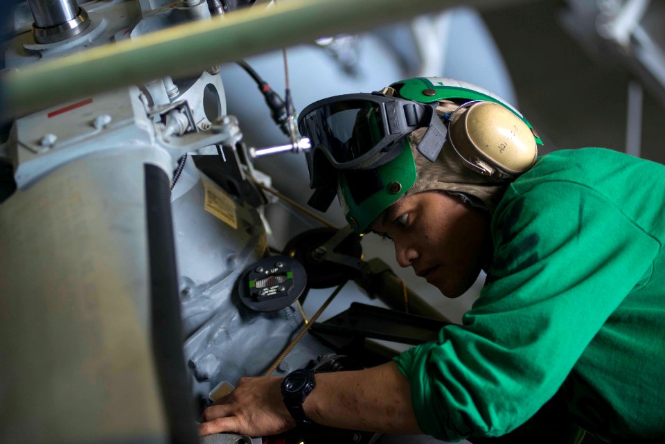 USS HARRY S. TRUMAN (CVN 75) 131104-N-GR168-036 (10685657106)