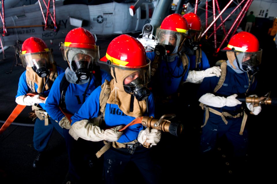 USS HARRY S. TRUMAN (CVN 75) 131115-N-ZG705-093 (10882727444)