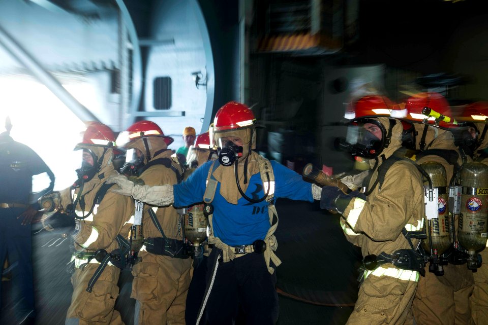 USS HARRY S. TRUMAN (CVN 75) 131126-N-CC806-021 (11080122814)