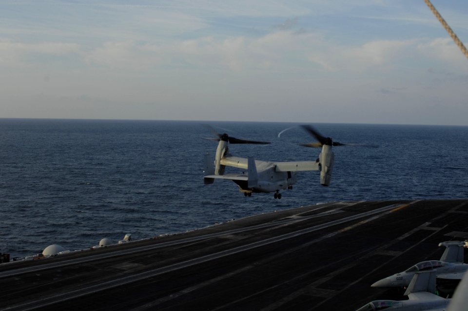USS HARRY S. TRUMAN (CVN 75) 131123-N-ZN848-109 (11023334595)