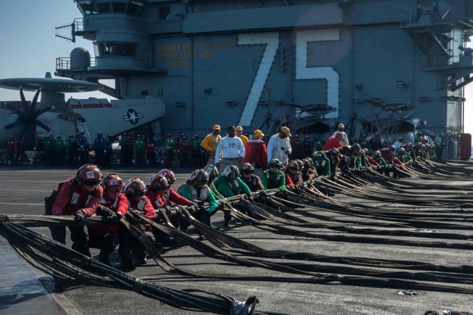 USS HARRY S. TRUMAN (CVN 75) 131201-N-RY581-066 (11166470716)