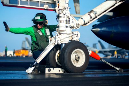 USS HARRY S. TRUMAN (CVN 75) 131214-N-ZG705-076 (11379834303)