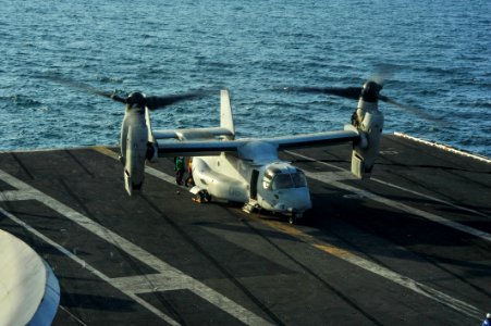 USS HARRY S. TRUMAN (CVN 75) 131123-N-LH273-149 (11023455896)