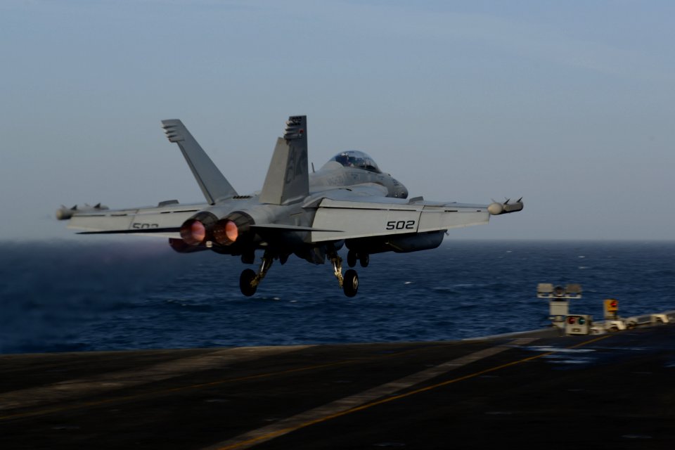 USS HARRY S. TRUMAN (CVN 75) 131217-N-GR168-034 (11430265185)