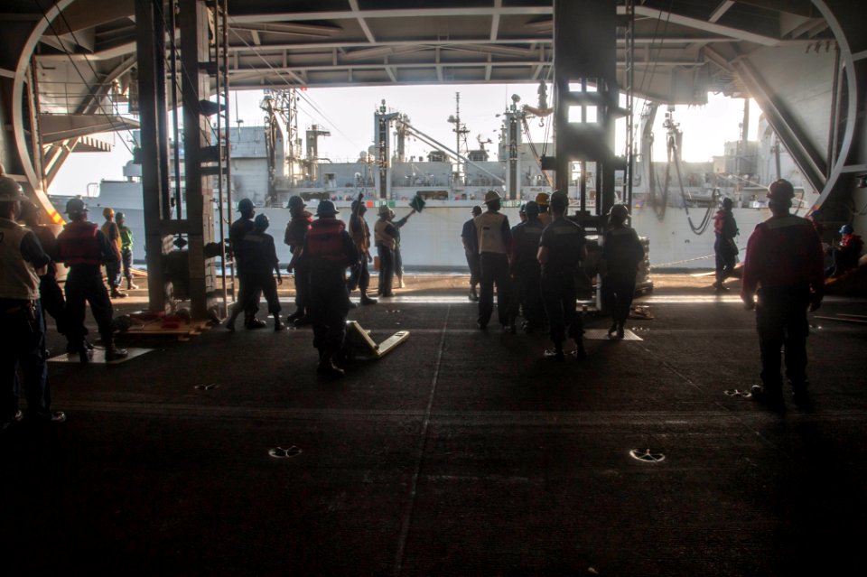 USS HARRY S. TRUMAN (CVN 75) 131204-N-RY581-266 (11217157585)