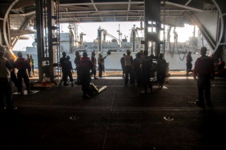USS HARRY S. TRUMAN (CVN 75) 131204-N-RY581-266 (11217157585)