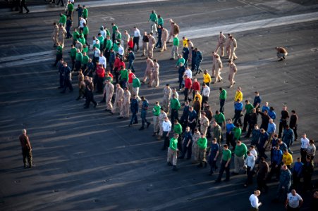 USS HARRY S. TRUMAN (CVN 75) 131218-N-ZG705-366 (11447026346)
