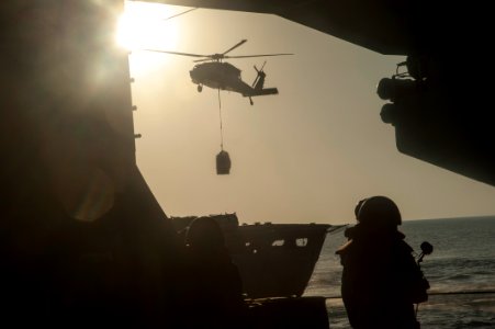 USS HARRY S. TRUMAN (CVN 75) 131211-N-RY581-006 (11334320616)
