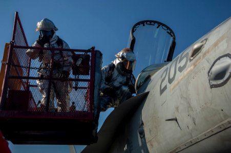 USS HARRY S. TRUMAN (CVN 75) 131201-N-RY581-139 (11166468846)
