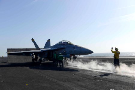 USS HARRY S. TRUMAN (CVN 75) 131216-N-CC806-078 (11414396613)