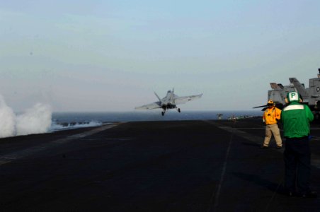 USS HARRY S. TRUMAN (CVN 75) 131217-N-ZN848-041 (11430279594)