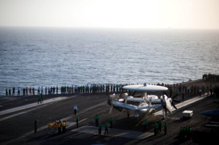 USS HARRY S. TRUMAN (CVN 75) 131218-N-ZG705-354 (11461710214)
