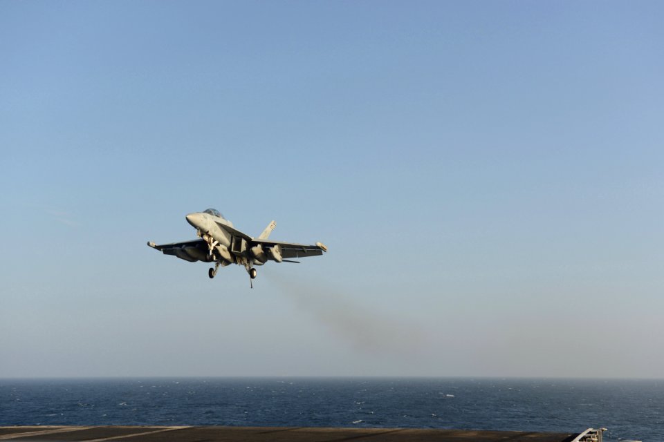 USS HARRY S. TRUMAN (CVN 75) 131216-N-CC806-262 (11414267584)