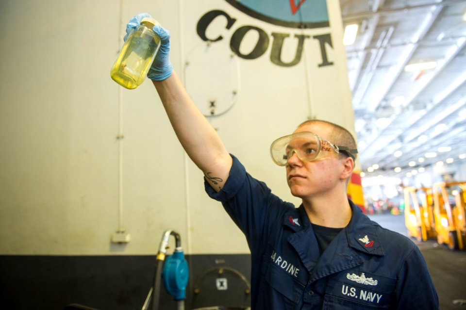 USS HARRY S. TRUMAN (CVN 75) 131211-N-CE241-177 (11334352234)
