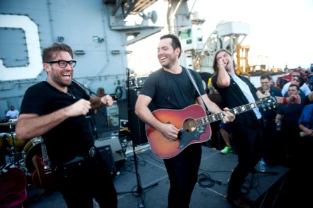 USS HARRY S. TRUMAN (CVN 75) 131215-N-ZG705-062 (11397414333)