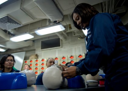 USS HARRY S. TRUMAN (CVN 75) 140105-N-IG780-050 (11794331964)
