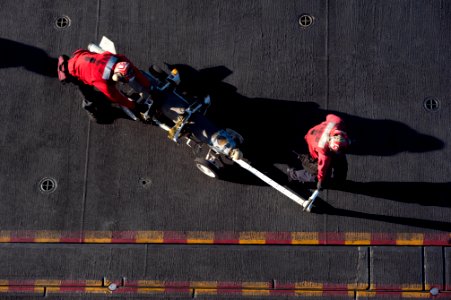 USS HARRY S. TRUMAN (CVN 75) 131213-N-ZG705-102 (11414299794)