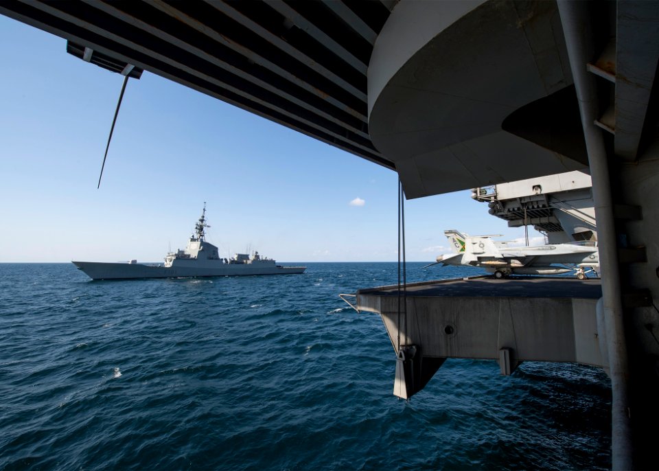 USS HARRY S. TRUMAN (CVN 75) 140107-N-IG780-019 (12171590624)